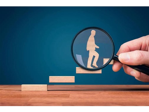 阿里張勇自問：作為CEO，今年我為公司找了幾個(gè)人？