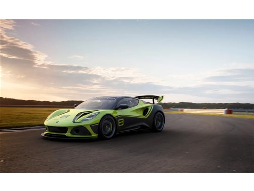 一個有駕照的普通人，如何跑贏F1冠軍？